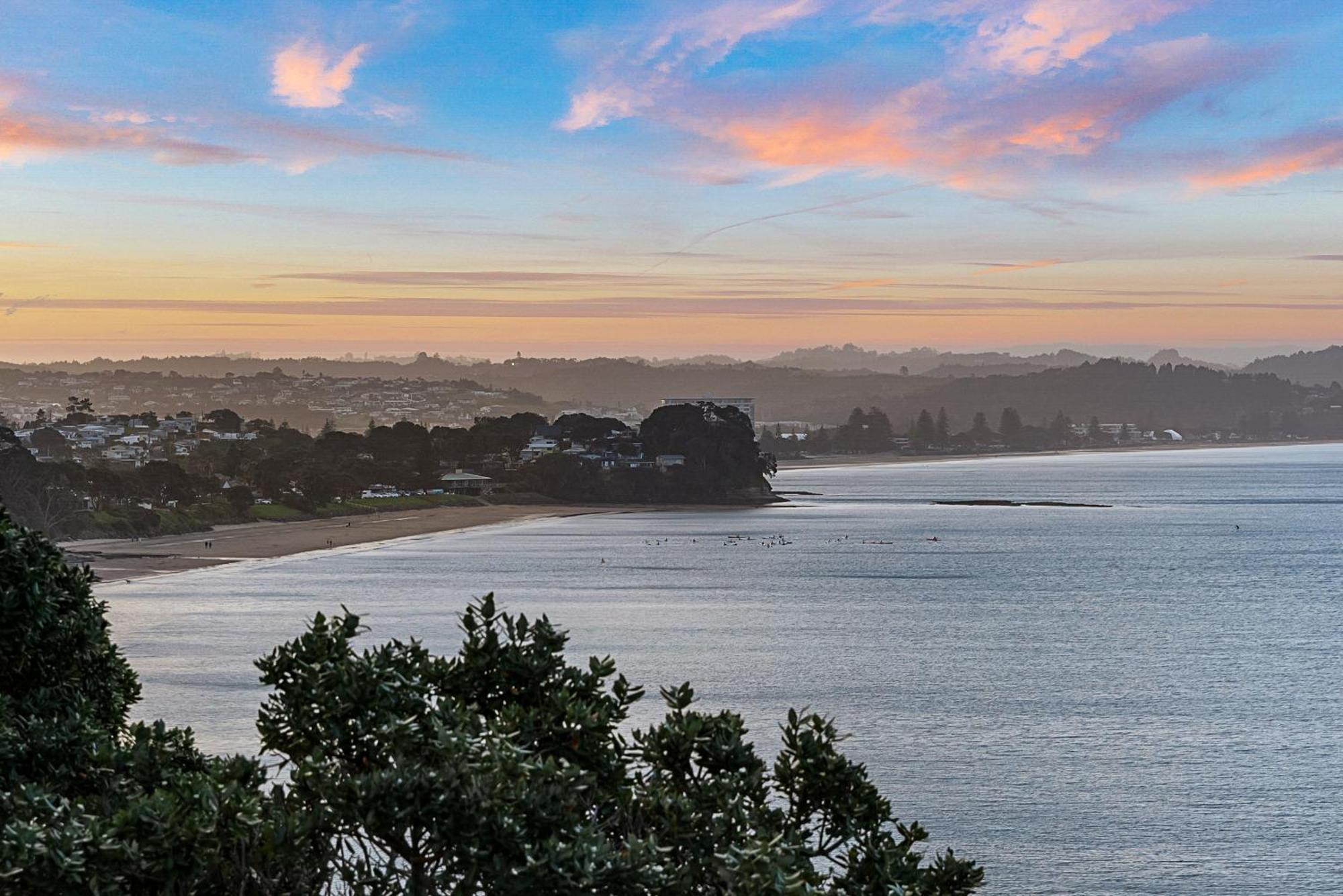 Private Paradise With Sea Views Leilighet Whangaparaoa Eksteriør bilde